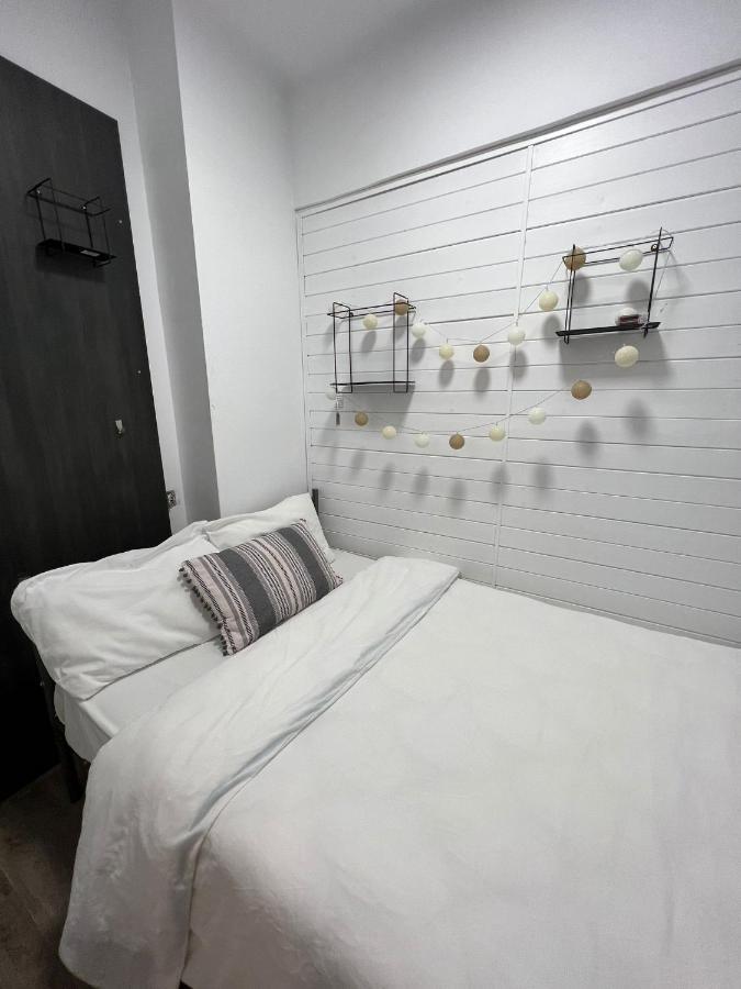 First Studio Bukarest Eksteriør billede