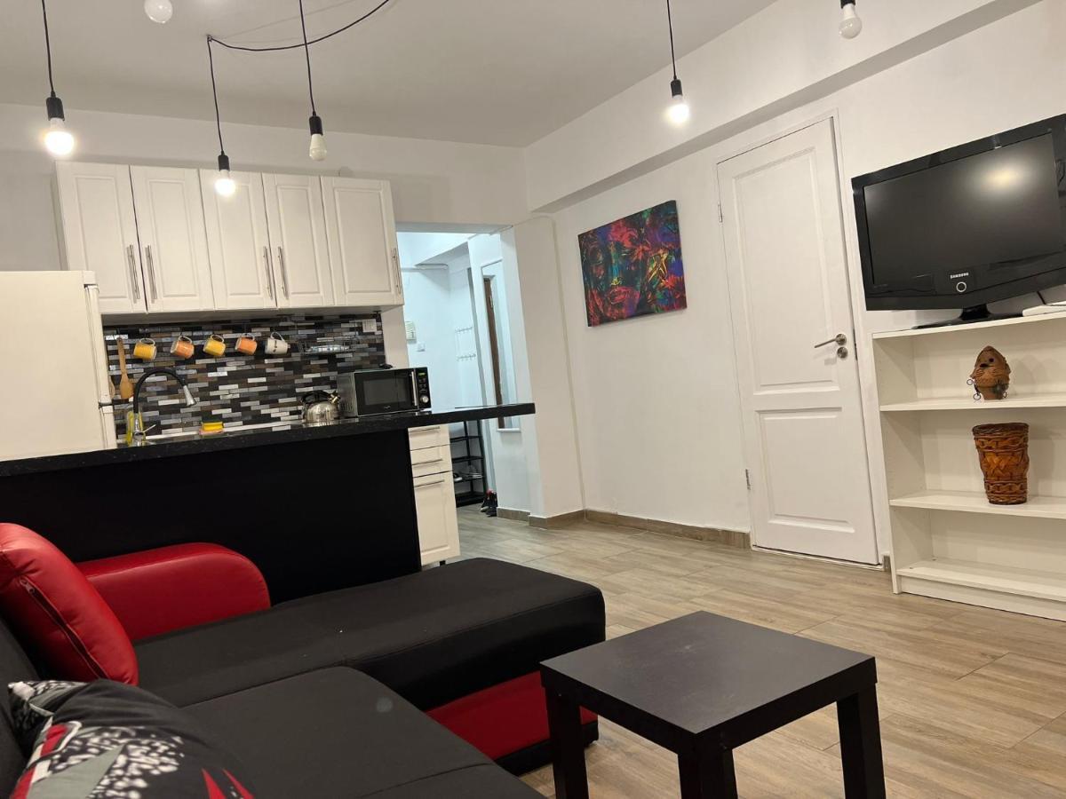 First Studio Bukarest Eksteriør billede